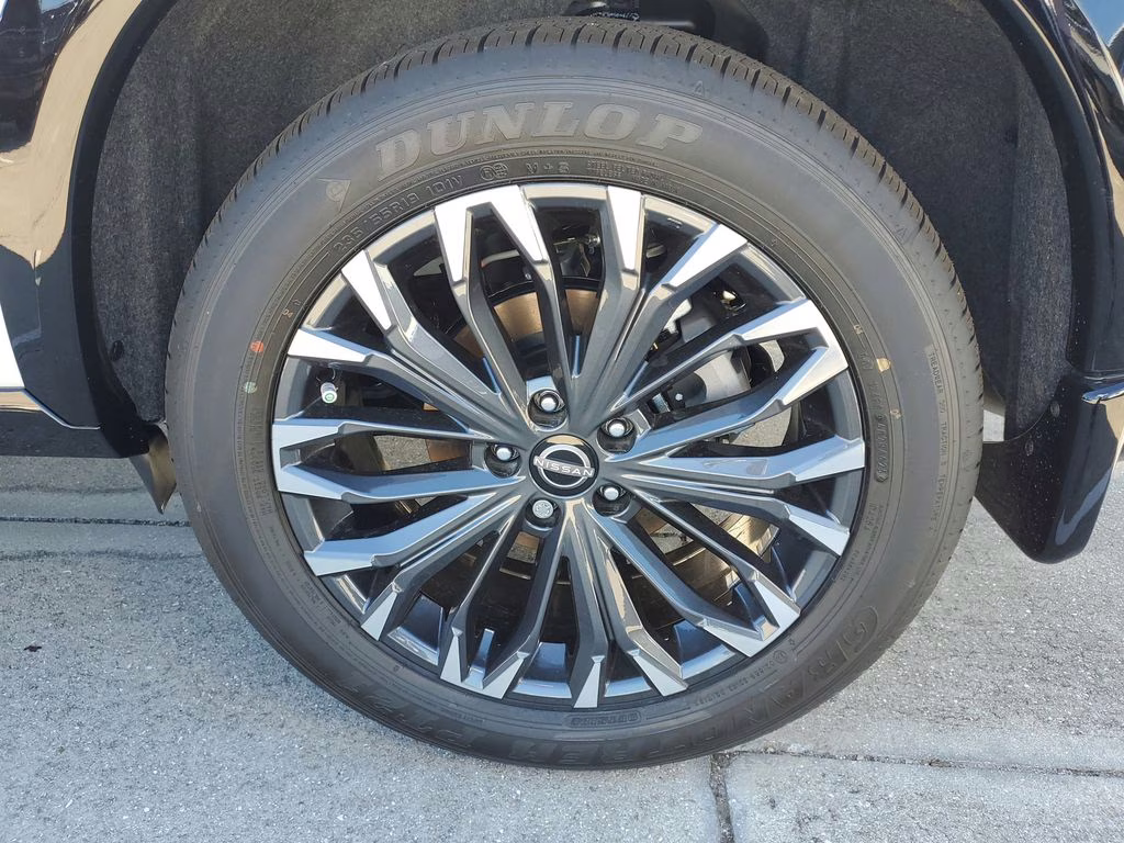 2026 Everest White Pearl Tricoat Nissan Rogue Platinum AWD SUV