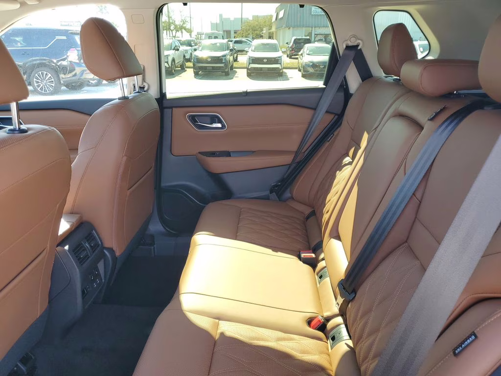 2026 Everest White Pearl Tricoat Nissan Rogue Platinum AWD SUV