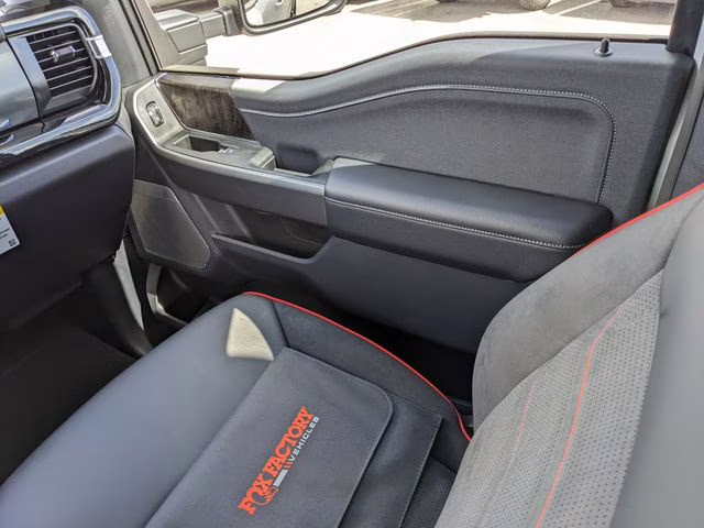 2026 Avalanche Ford Super Duty F-250 SRW Lariat 4X4 Truck