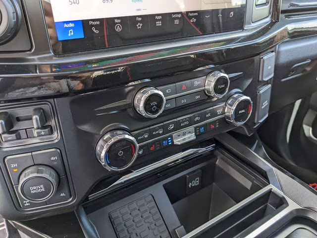 2026 Avalanche Ford Super Duty F-250 SRW Lariat 4X4 Truck