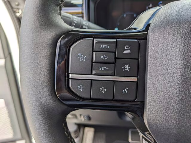 2026 Avalanche Ford Super Duty F-250 SRW Lariat 4X4 Truck