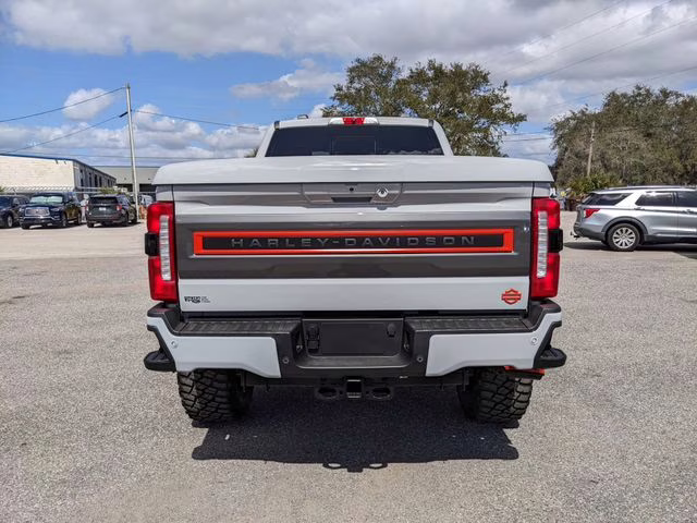 2026 Avalanche Ford Super Duty F-250 SRW Lariat 4X4 Truck