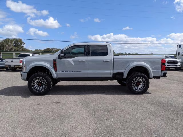 2026 Avalanche Ford Super Duty F-250 SRW Lariat 4X4 Truck