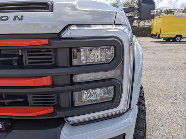 2026 Avalanche Ford Super Duty F-250 SRW Lariat 4X4 Truck