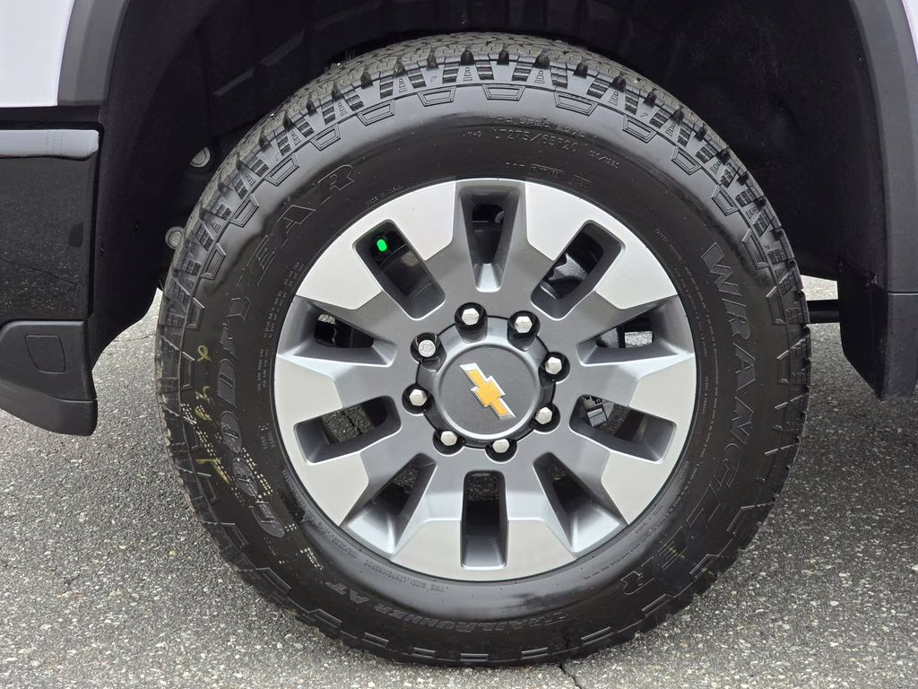 2026 Summit White Chevrolet Silverado 2500HD Custom 4X4 Truck