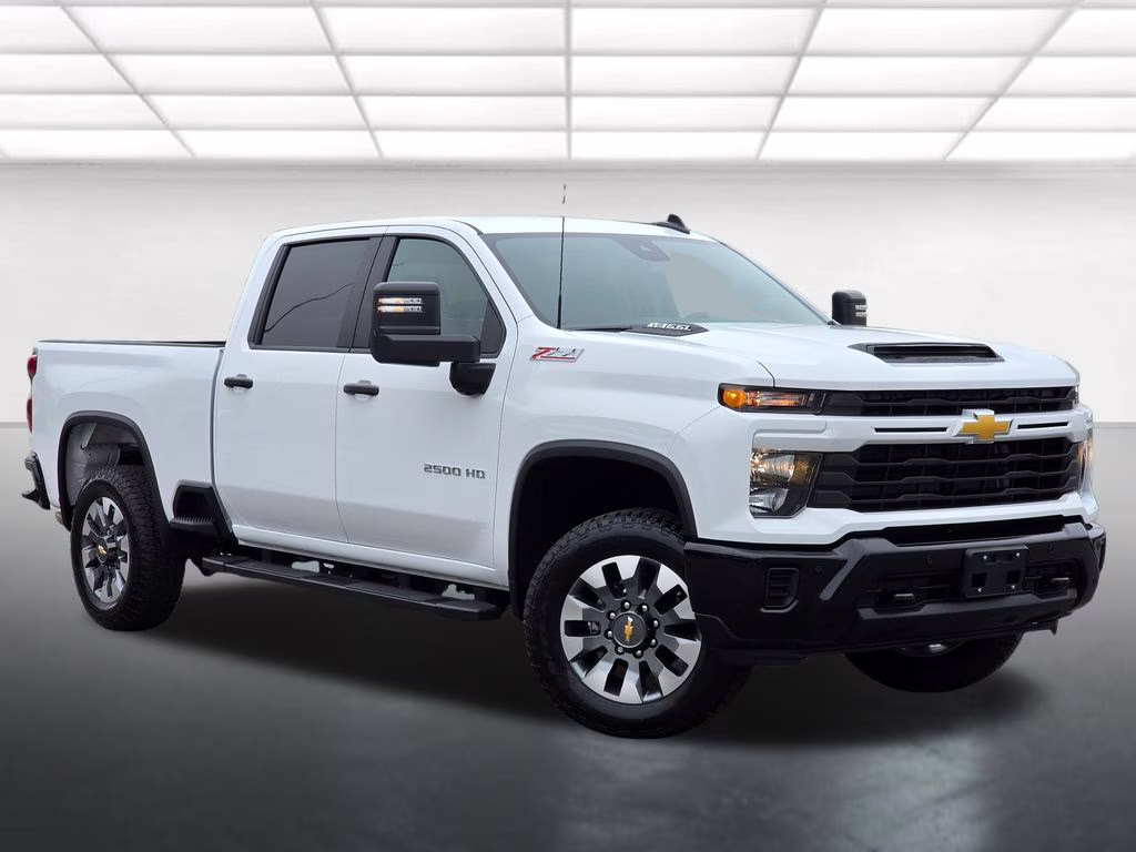 2026 Summit White Chevrolet Silverado 2500HD Custom 4X4 Truck