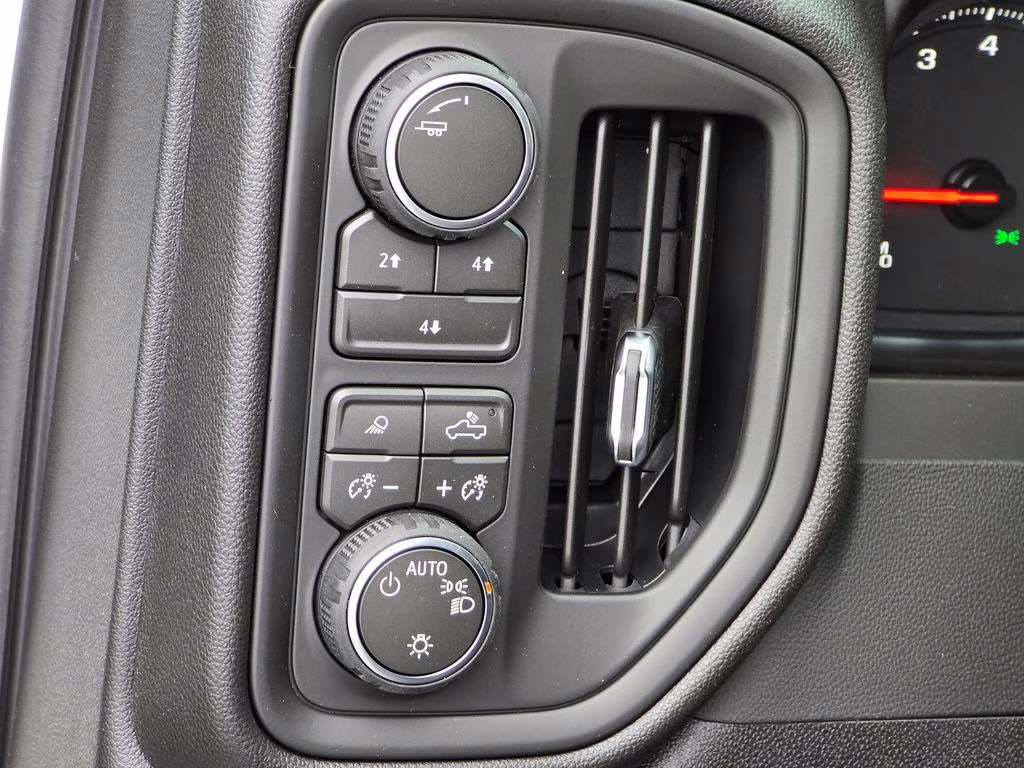 2026 Summit White Chevrolet Silverado 2500HD Custom 4X4 Truck