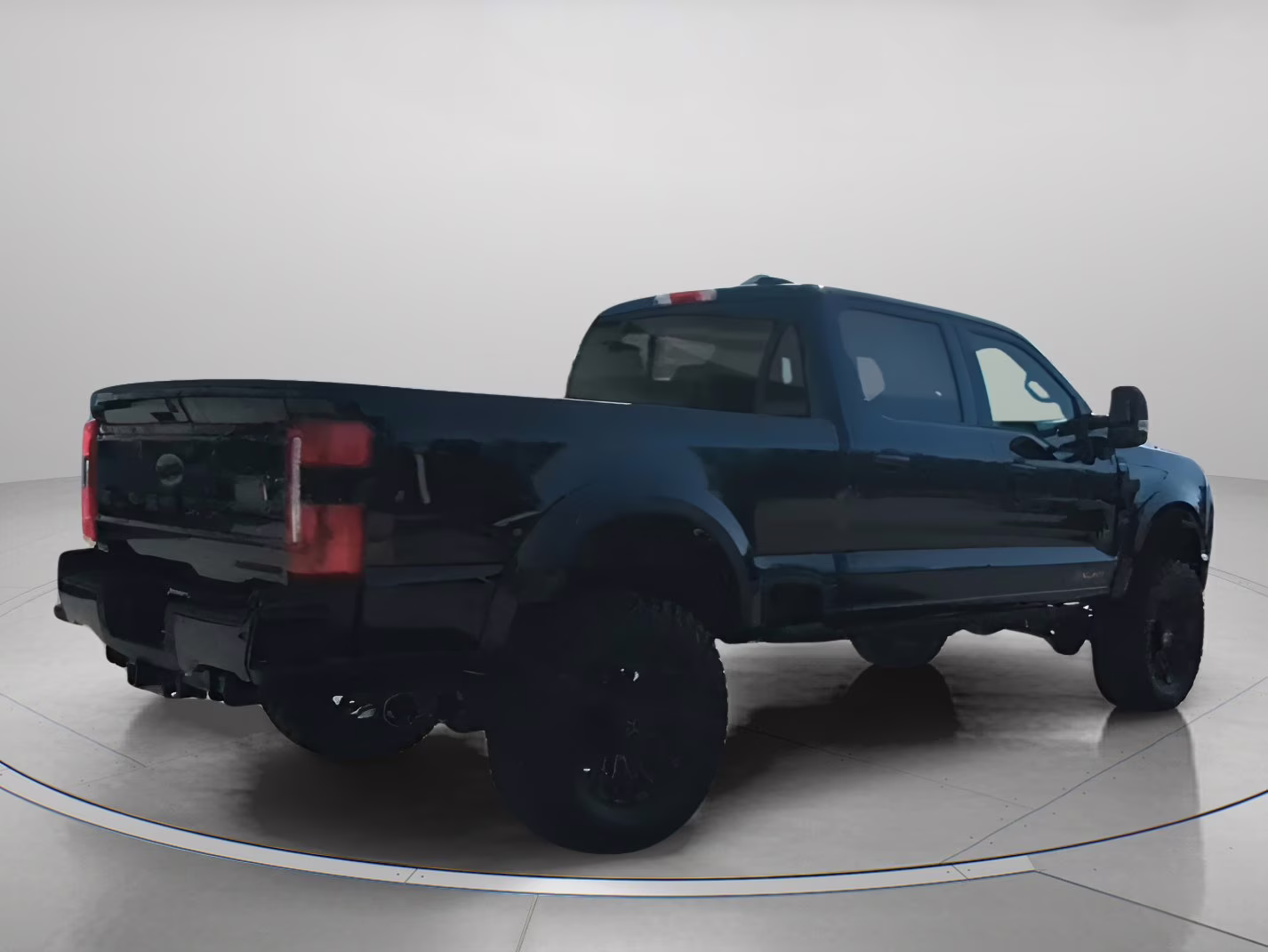 2026 Agate Black Metallic Ford Super Duty F-250 SRW LARIAT Crew Cab Pickup 4X4 Truck