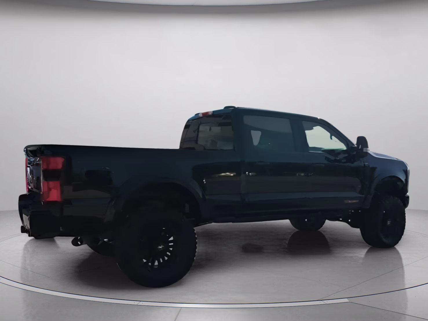 2026 Agate Black Metallic Ford Super Duty F-250 SRW LARIAT Crew Cab Pickup 4X4 Truck