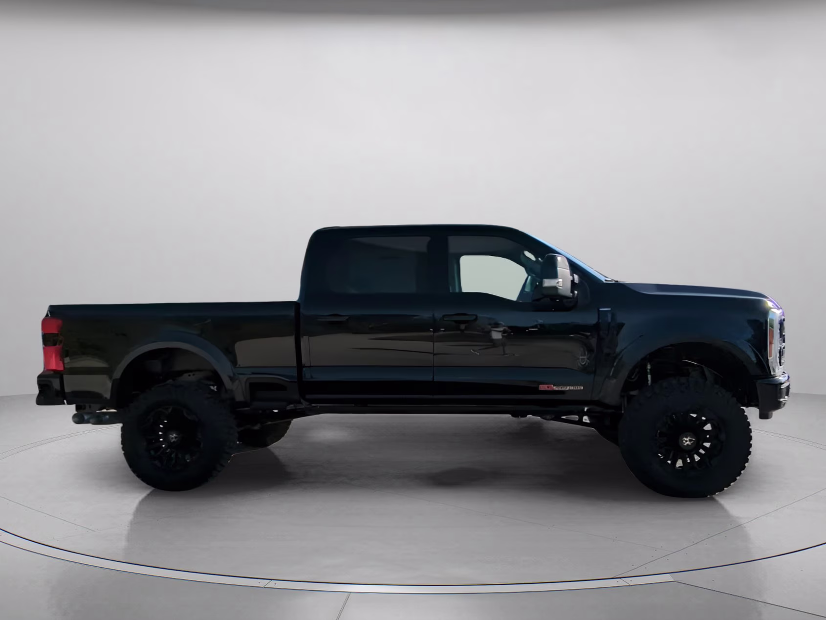 2026 Agate Black Metallic Ford Super Duty F-250 SRW LARIAT Crew Cab Pickup 4X4 Truck