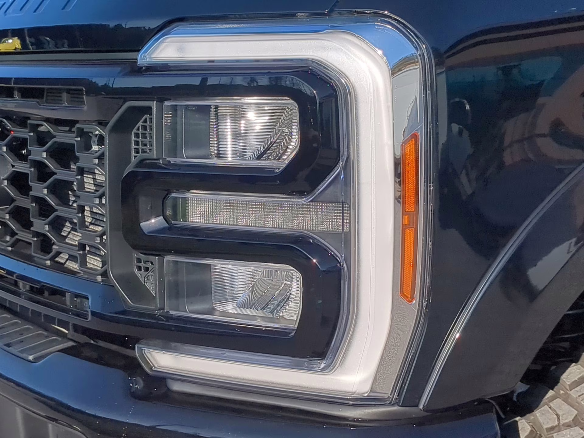 2026 Agate Black Metallic Ford Super Duty F-250 SRW LARIAT Crew Cab Pickup 4X4 Truck