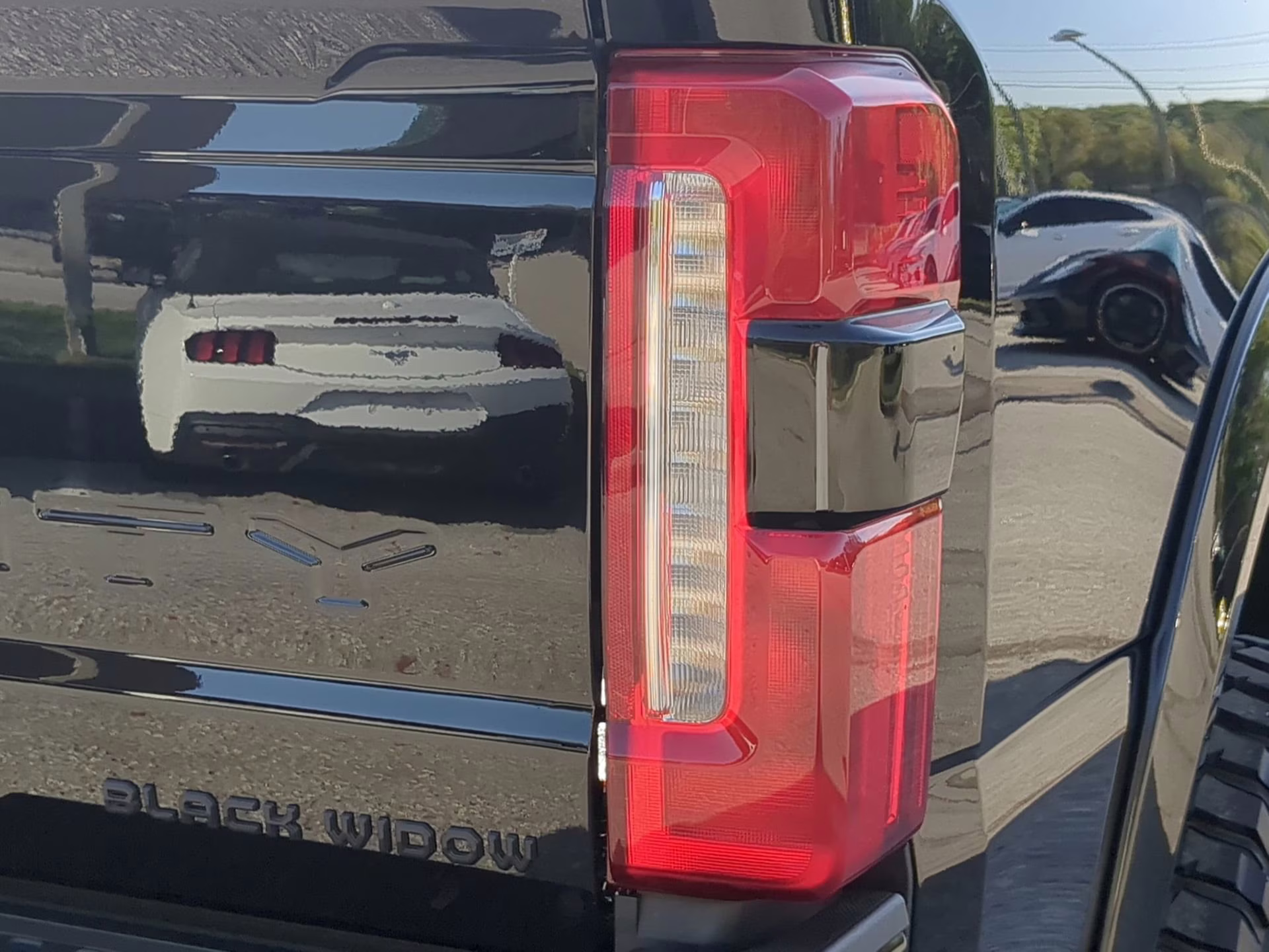 2026 Agate Black Metallic Ford Super Duty F-250 SRW LARIAT Crew Cab Pickup 4X4 Truck