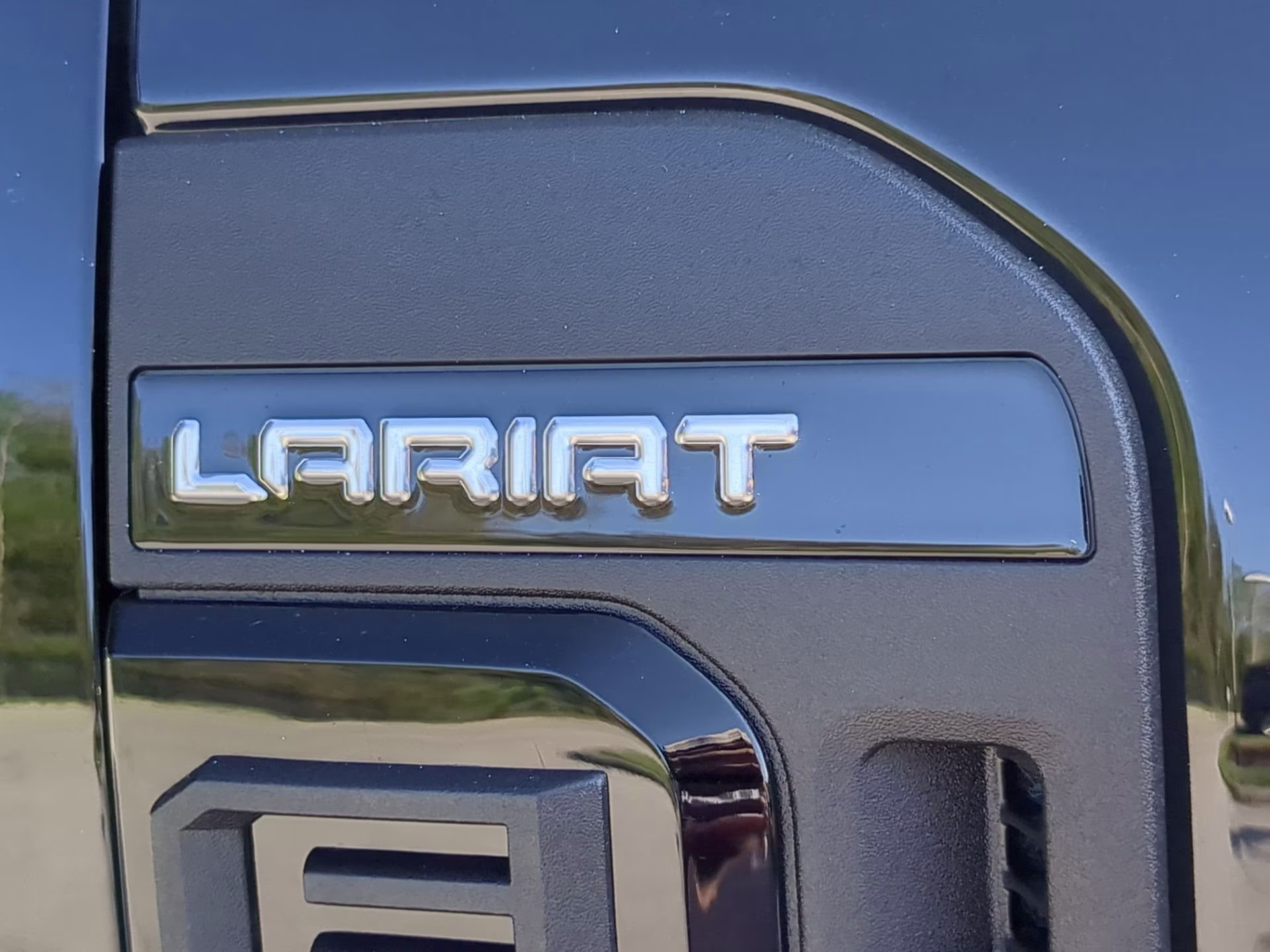 2026 Agate Black Metallic Ford Super Duty F-250 SRW LARIAT Crew Cab Pickup 4X4 Truck