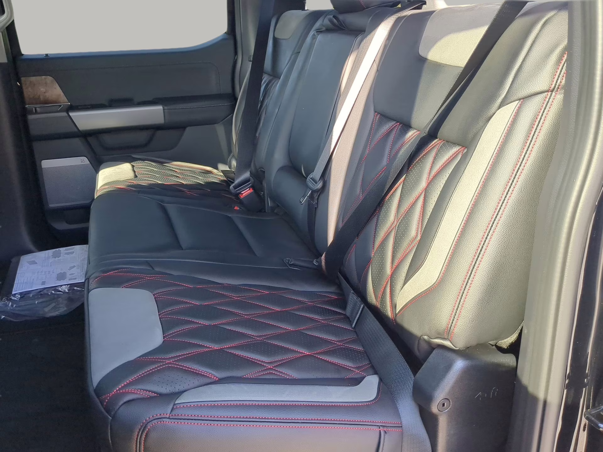 2026 Agate Black Metallic Ford Super Duty F-250 SRW LARIAT Crew Cab Pickup 4X4 Truck