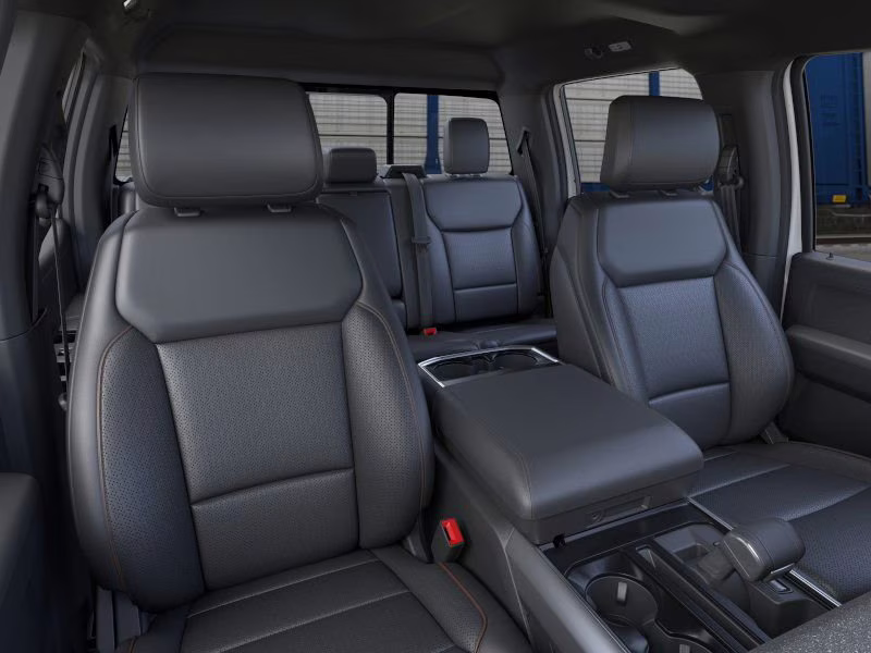 2026 Oxford White Ford F-150 LARIAT Crew Cab Pickup 4X4 Truck