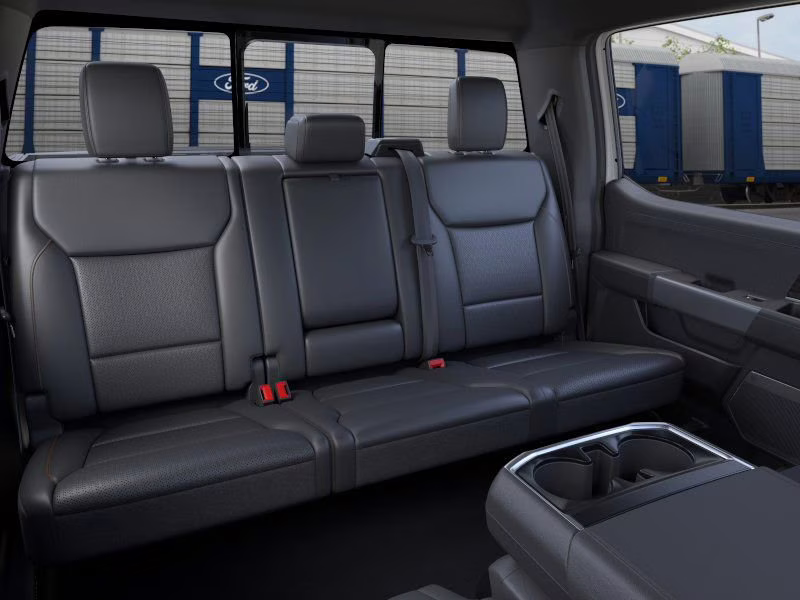 2026 Oxford White Ford F-150 LARIAT Crew Cab Pickup 4X4 Truck