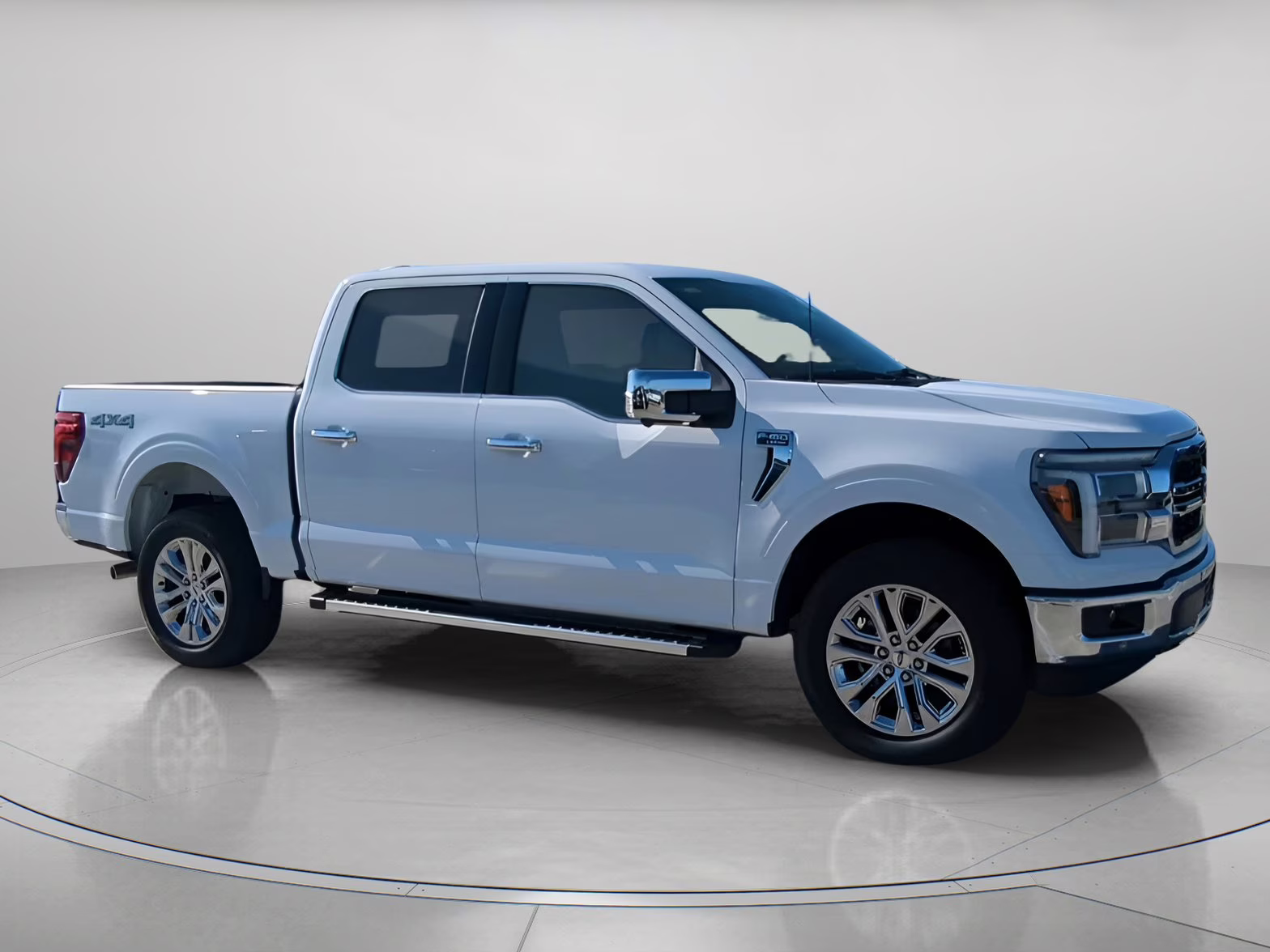 2026 Oxford White Ford F-150 LARIAT Crew Cab Pickup 4X4 Truck