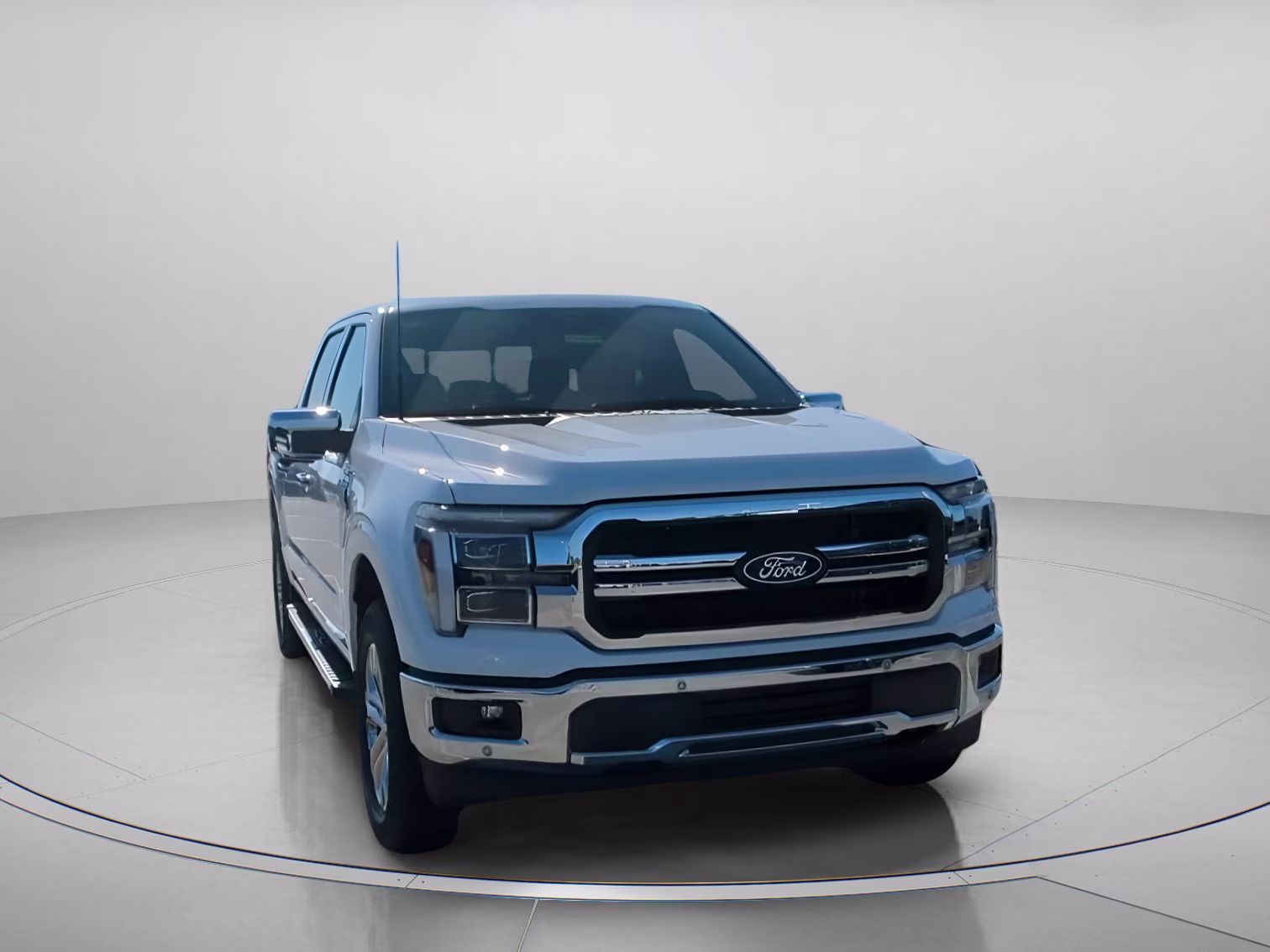 2026 Oxford White Ford F-150 LARIAT Crew Cab Pickup 4X4 Truck