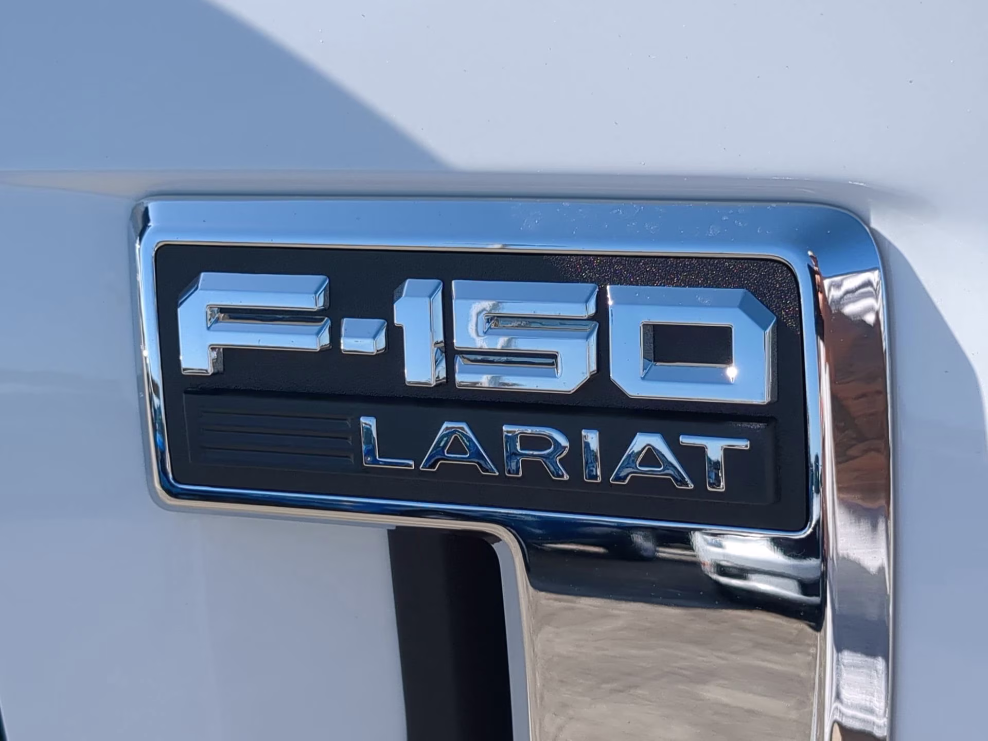 2026 Oxford White Ford F-150 LARIAT Crew Cab Pickup 4X4 Truck