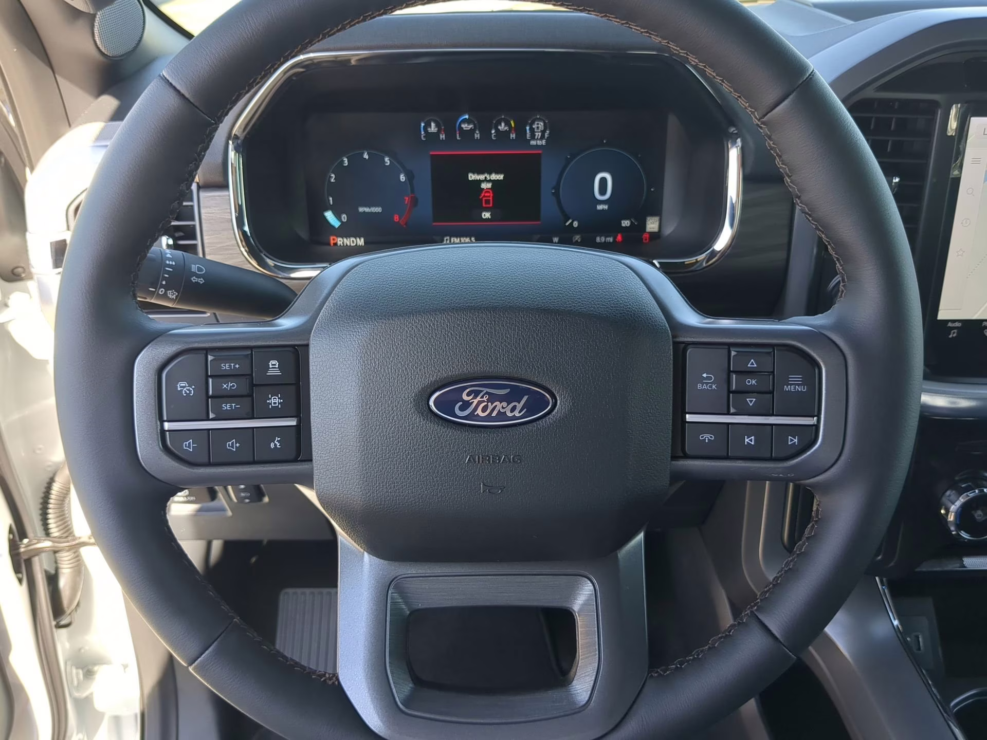 2026 Oxford White Ford F-150 LARIAT Crew Cab Pickup 4X4 Truck