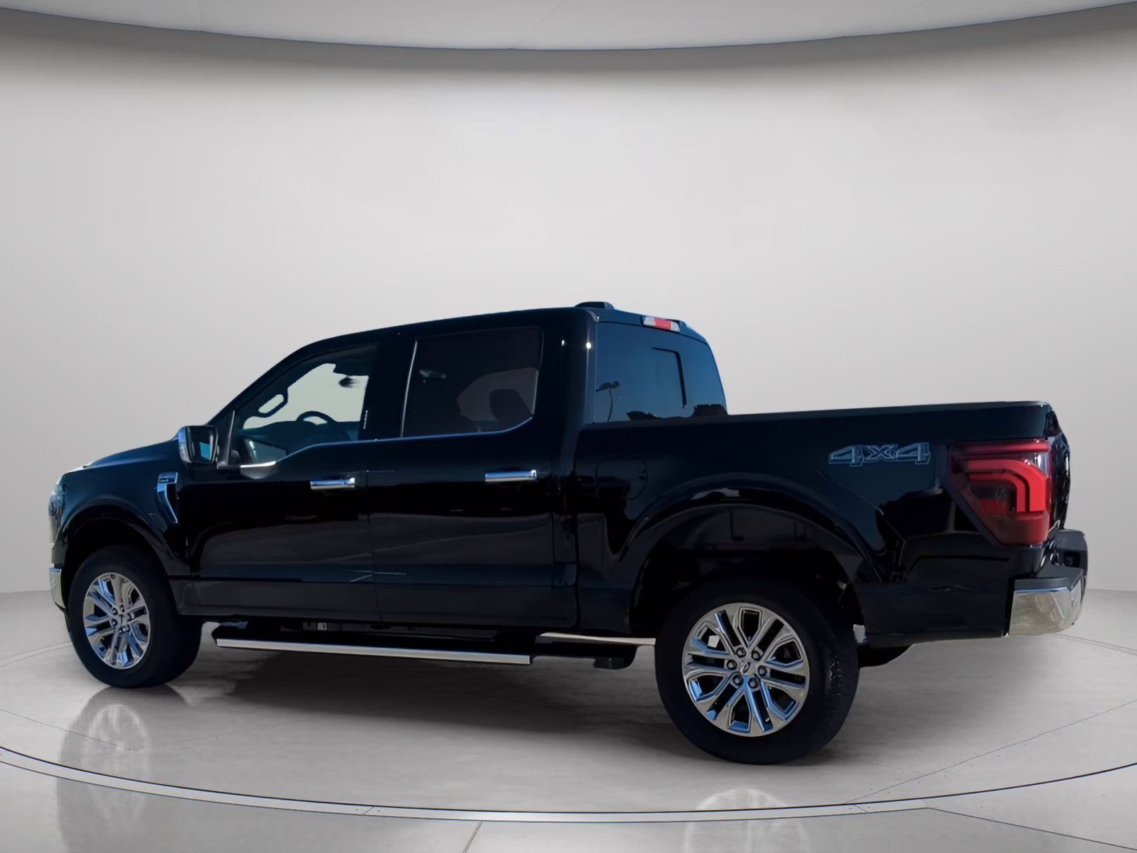2026 Agate Black Metallic Ford F-150 LARIAT Crew Cab Pickup 4X4 Truck