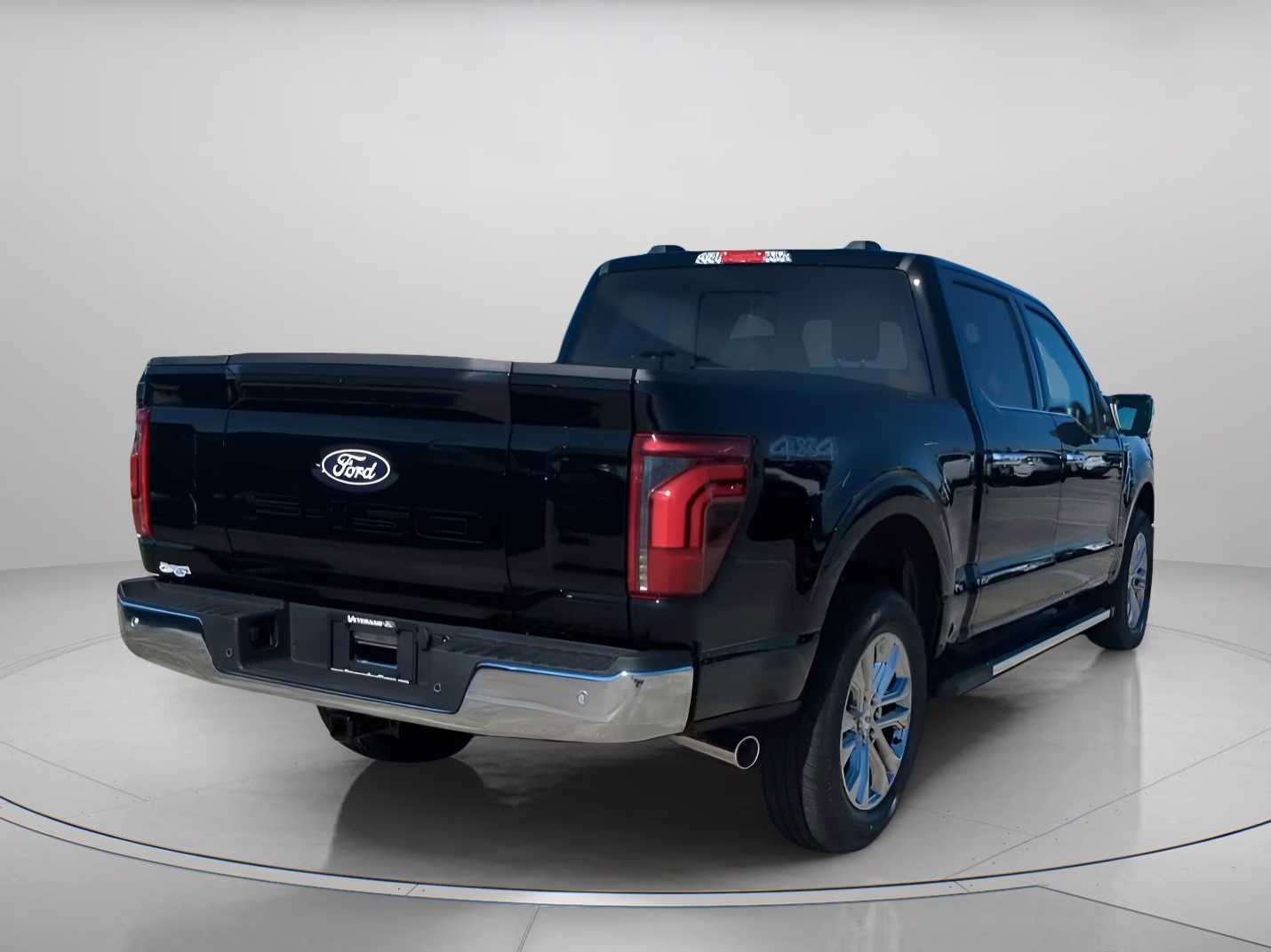 2026 Agate Black Metallic Ford F-150 LARIAT Crew Cab Pickup 4X4 Truck