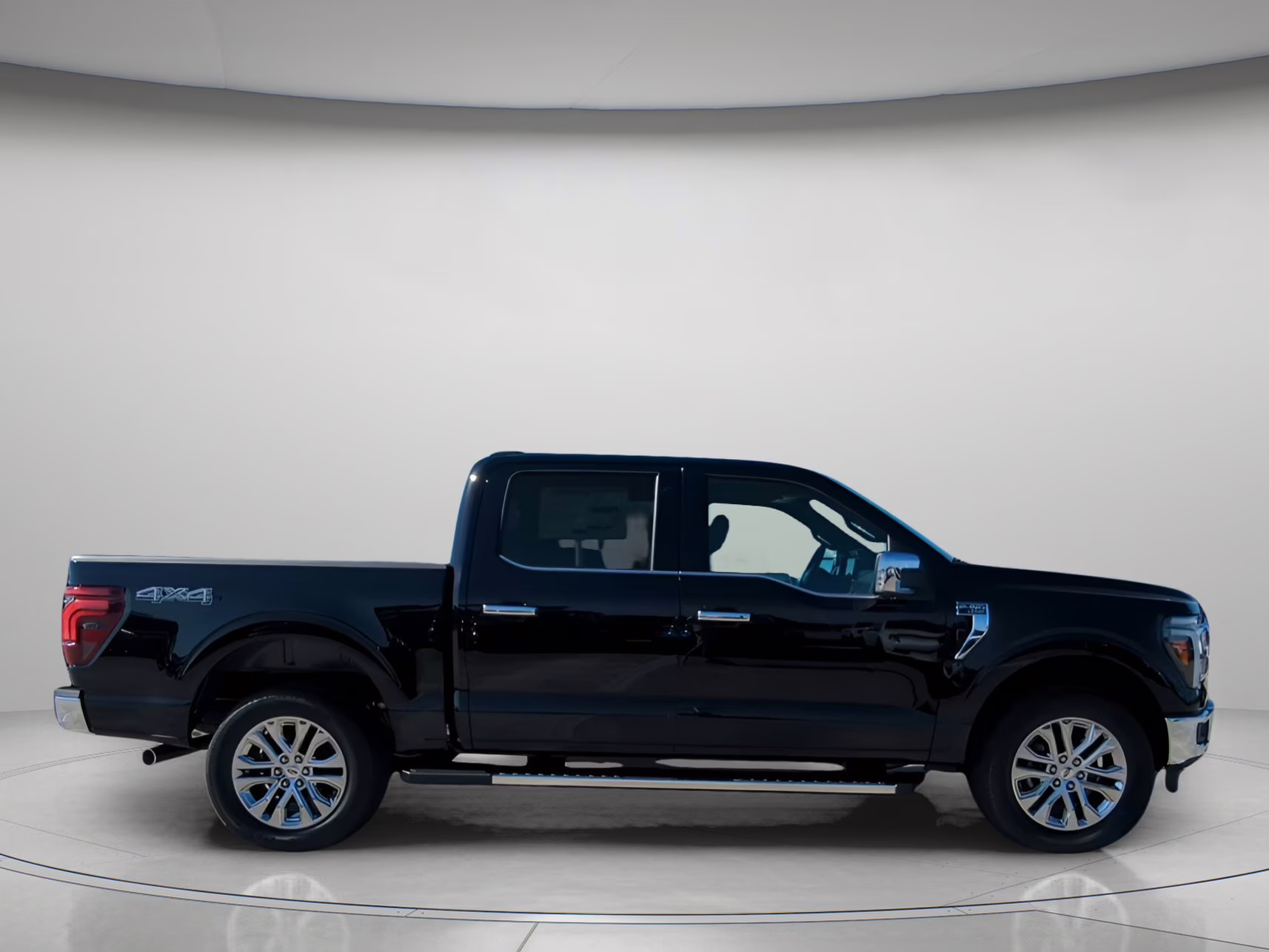 2026 Agate Black Metallic Ford F-150 LARIAT Crew Cab Pickup 4X4 Truck