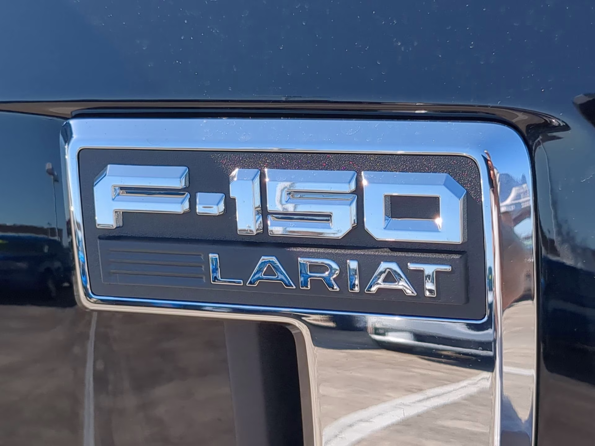 2026 Agate Black Metallic Ford F-150 LARIAT Crew Cab Pickup 4X4 Truck