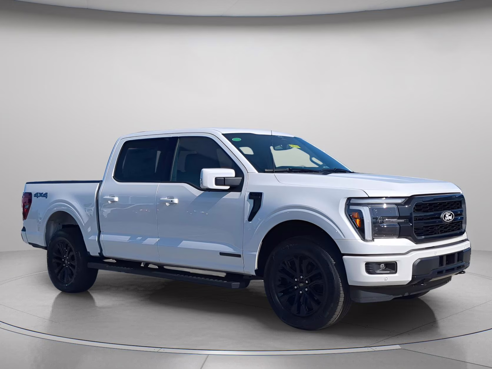 2026 Star White Metallic Tri-Coat Ford F-150 LARIAT Crew Cab Pickup 4X4 Truck