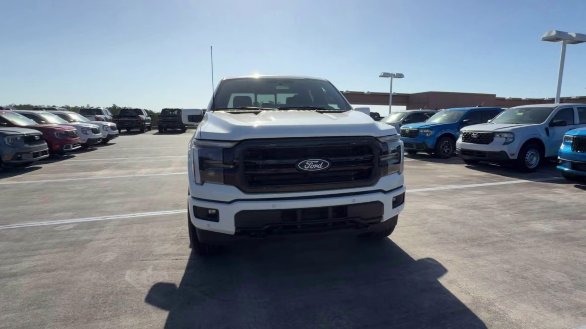 2026 Star White Metallic Tri-Coat Ford F-150 LARIAT Crew Cab Pickup 4X4 Truck