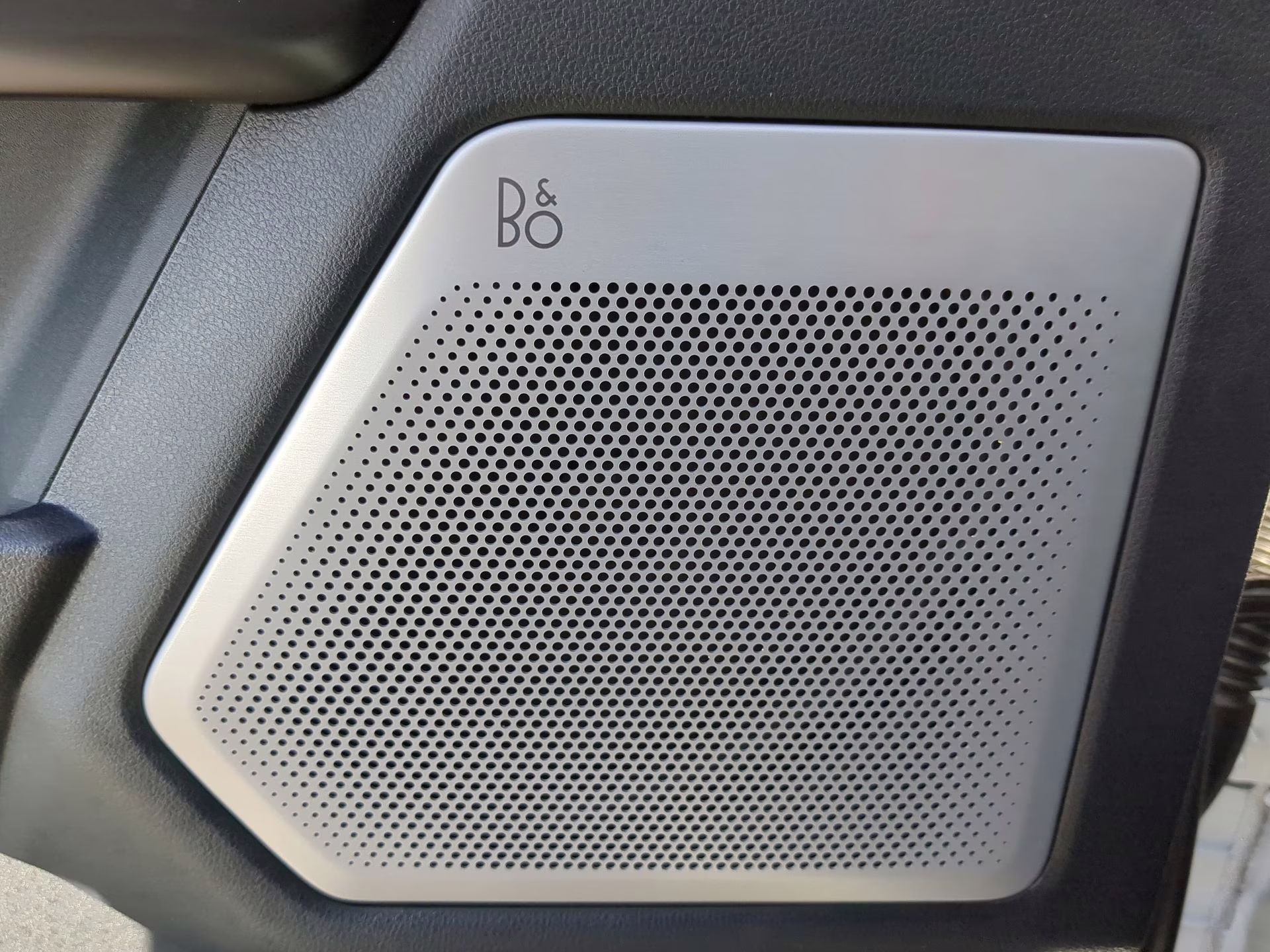 2026 Star White Metallic Tri-Coat Ford F-150 LARIAT Crew Cab Pickup 4X4 Truck