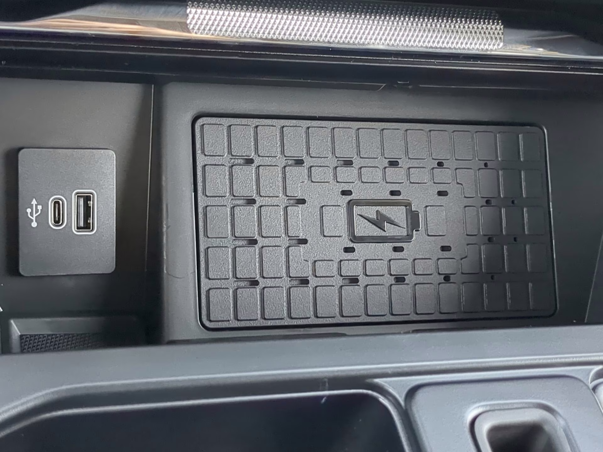 2026 Star White Metallic Tri-Coat Ford F-150 LARIAT Crew Cab Pickup 4X4 Truck