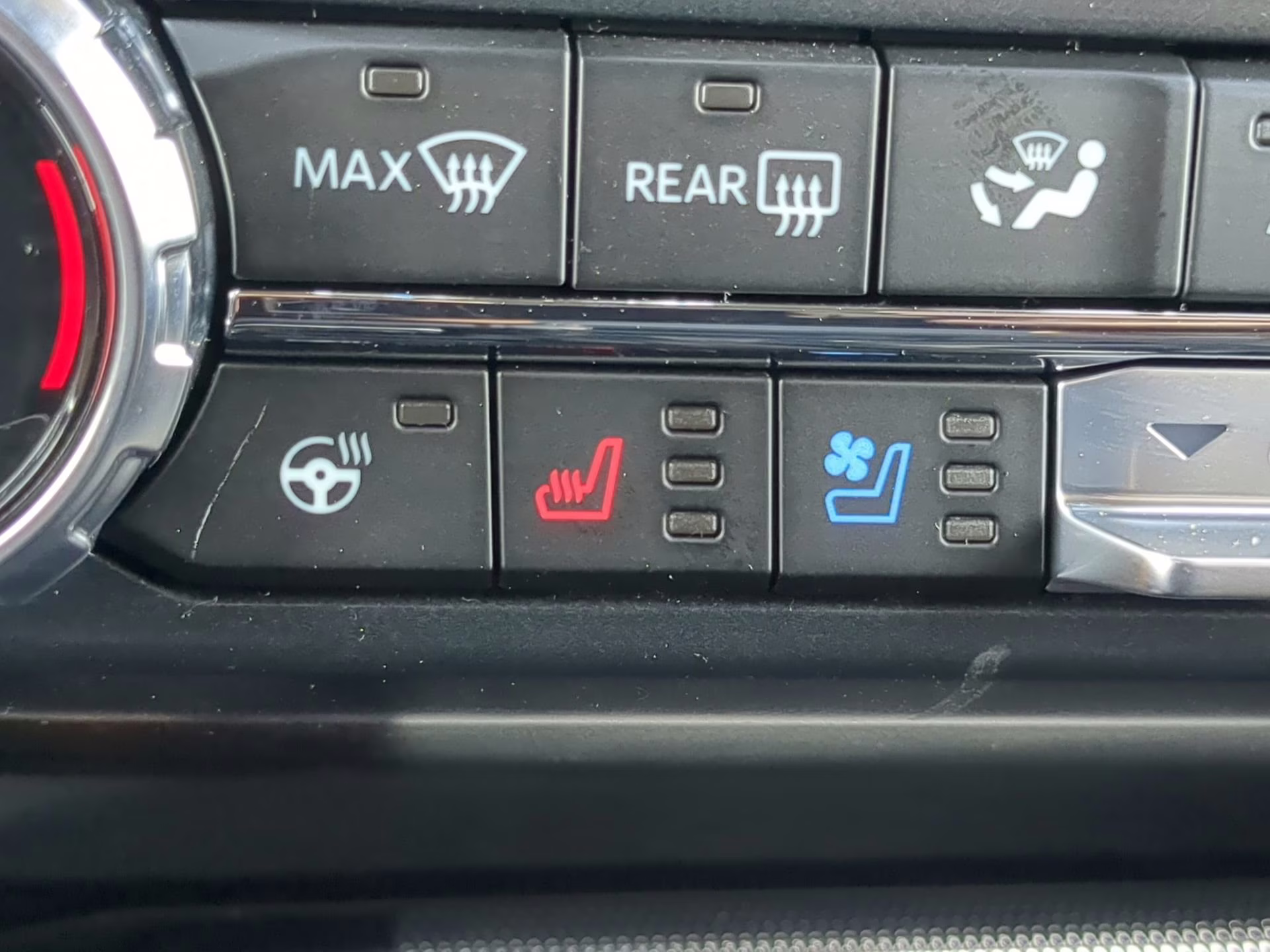 2026 Star White Metallic Tri-Coat Ford F-150 LARIAT Crew Cab Pickup 4X4 Truck