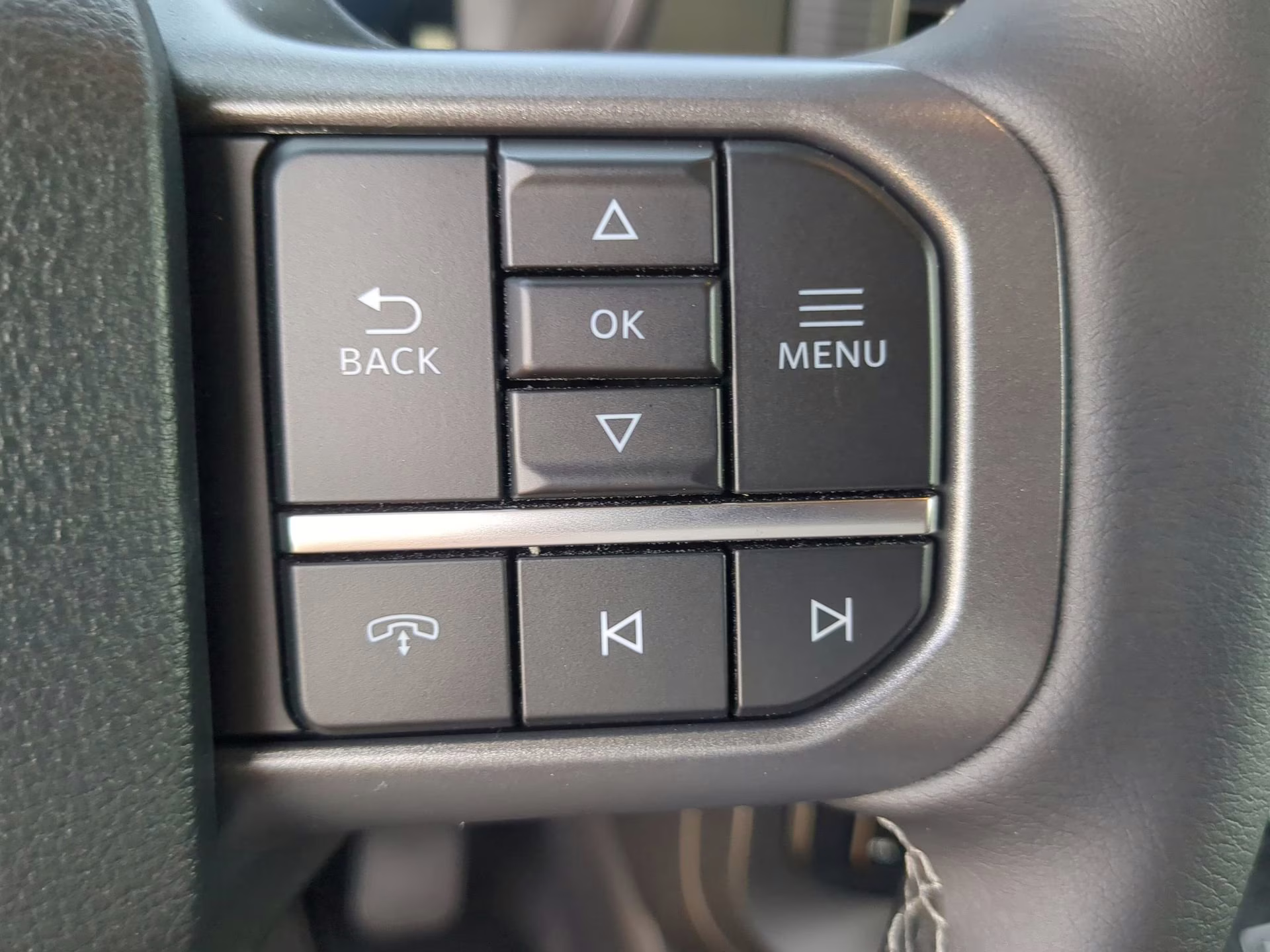 2026 Star White Metallic Tri-Coat Ford F-150 LARIAT Crew Cab Pickup 4X4 Truck