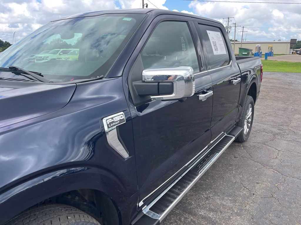2024 Antimatter Blue Metallic Ford F-150 LARIAT 4X4 Truck