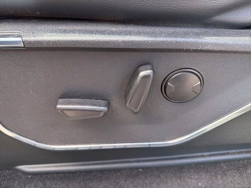 2024 Antimatter Blue Metallic Ford F-150 LARIAT 4X4 Truck