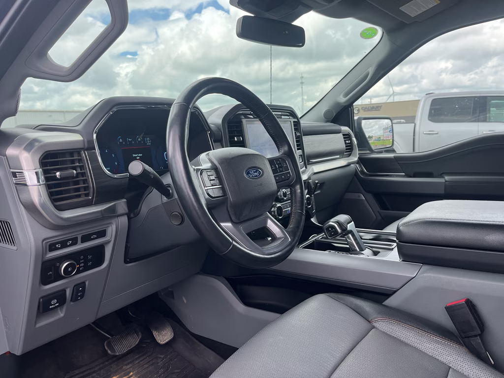 2024 Antimatter Blue Metallic Ford F-150 LARIAT 4X4 Truck