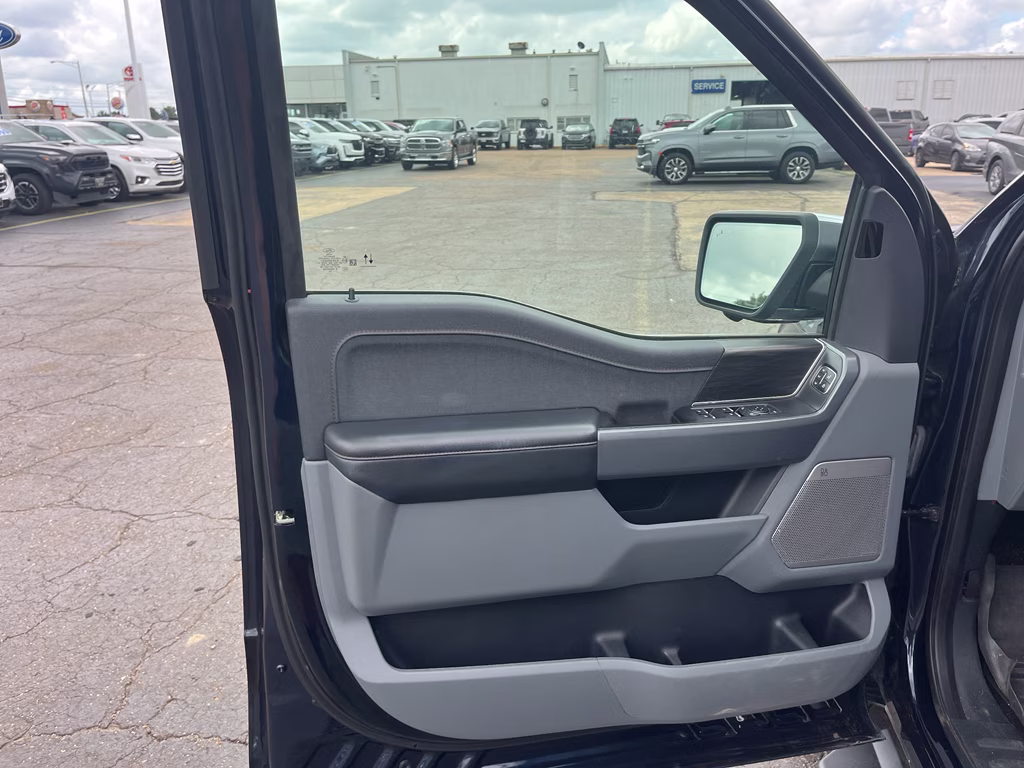 2024 Antimatter Blue Metallic Ford F-150 LARIAT 4X4 Truck