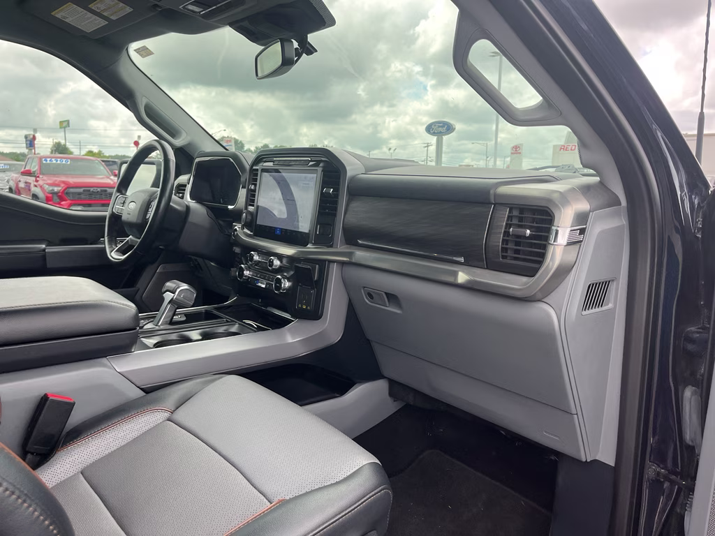 2024 Antimatter Blue Metallic Ford F-150 LARIAT 4X4 Truck