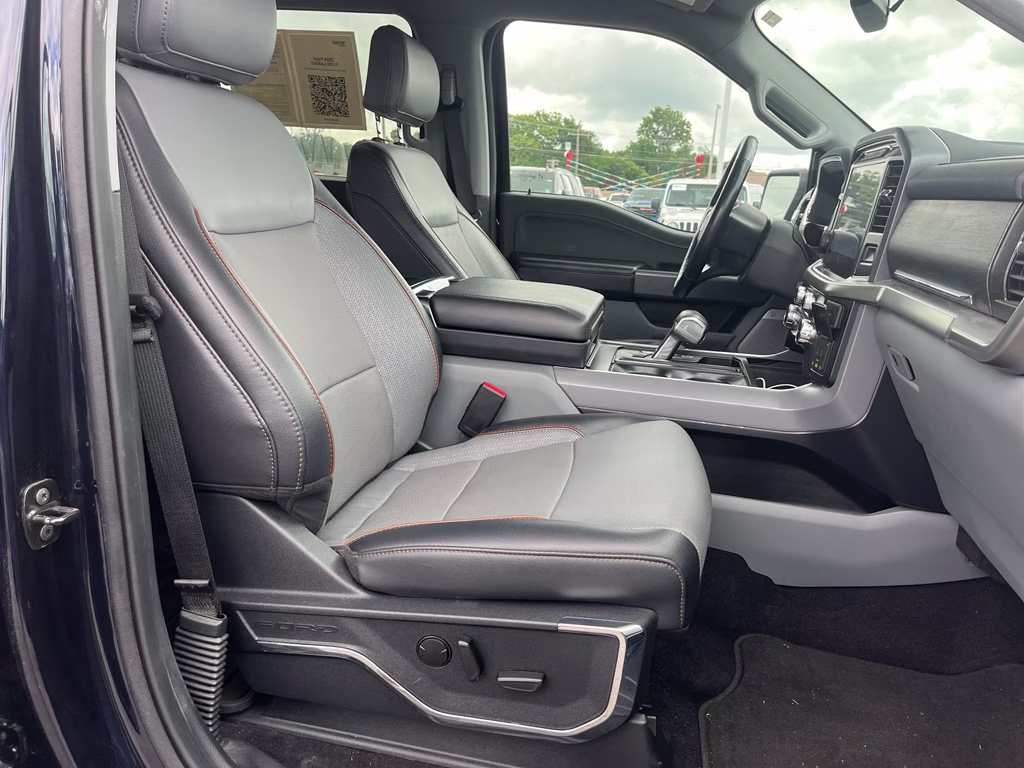 2024 Antimatter Blue Metallic Ford F-150 LARIAT 4X4 Truck