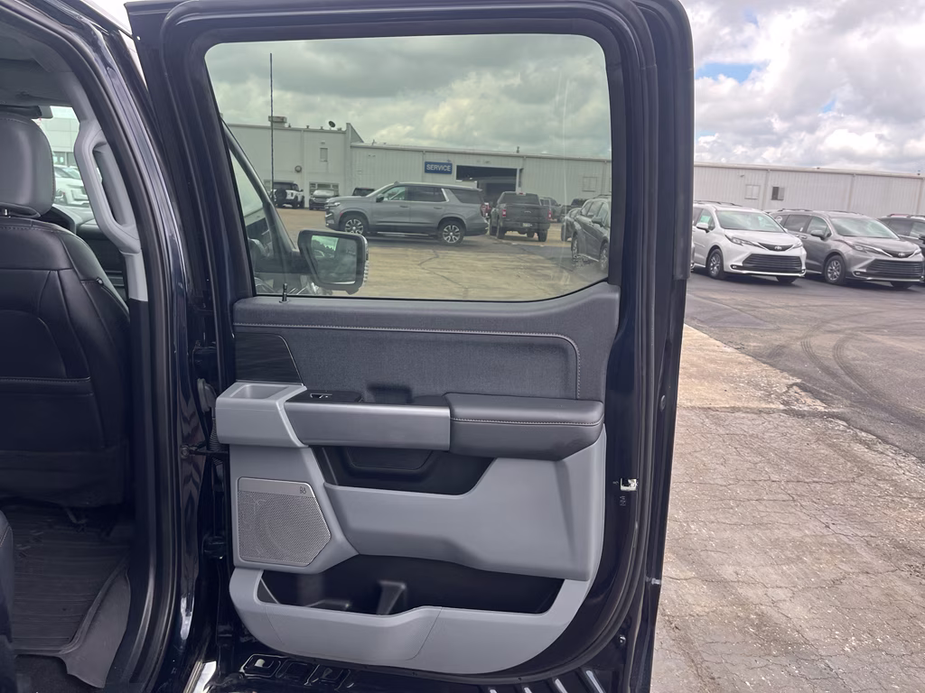 2024 Antimatter Blue Metallic Ford F-150 LARIAT 4X4 Truck