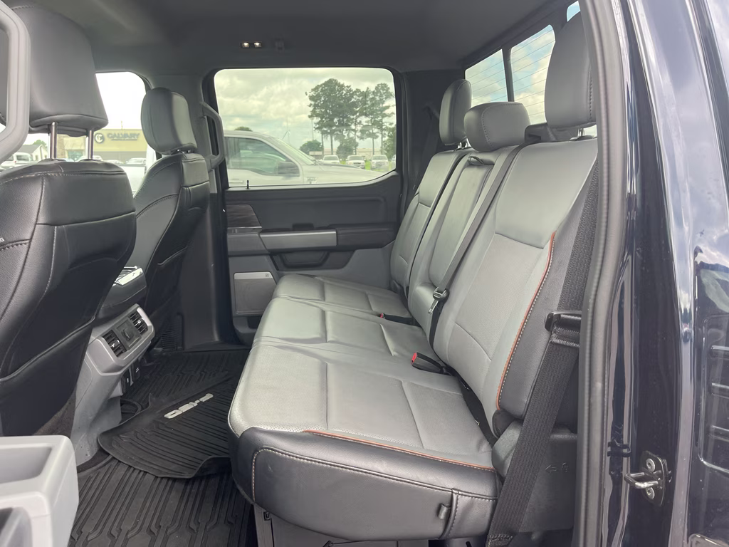 2024 Antimatter Blue Metallic Ford F-150 LARIAT 4X4 Truck