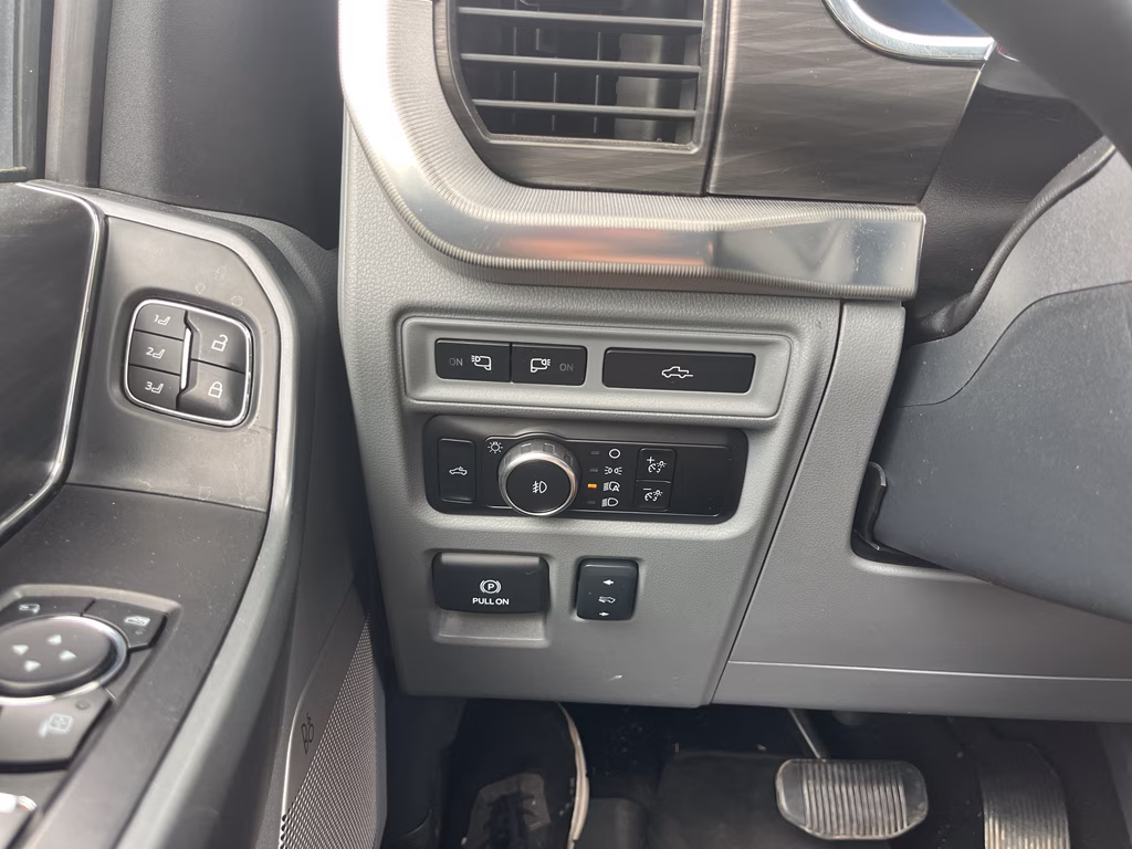 2024 Antimatter Blue Metallic Ford F-150 LARIAT 4X4 Truck