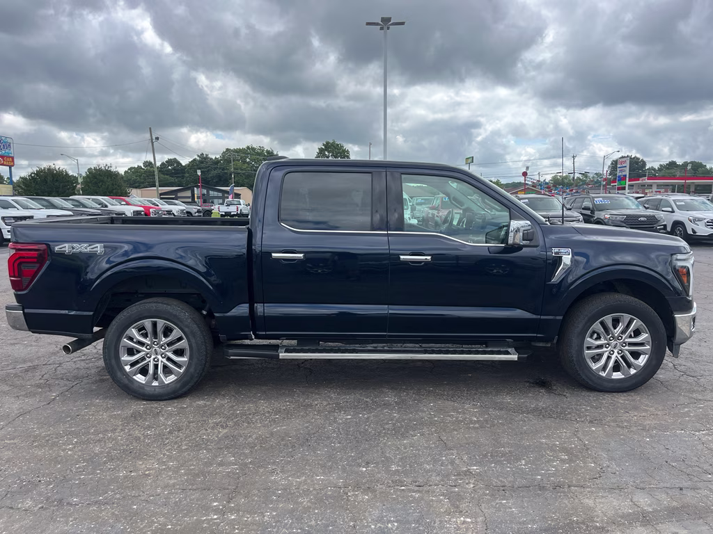2024 Antimatter Blue Metallic Ford F-150 LARIAT 4X4 Truck