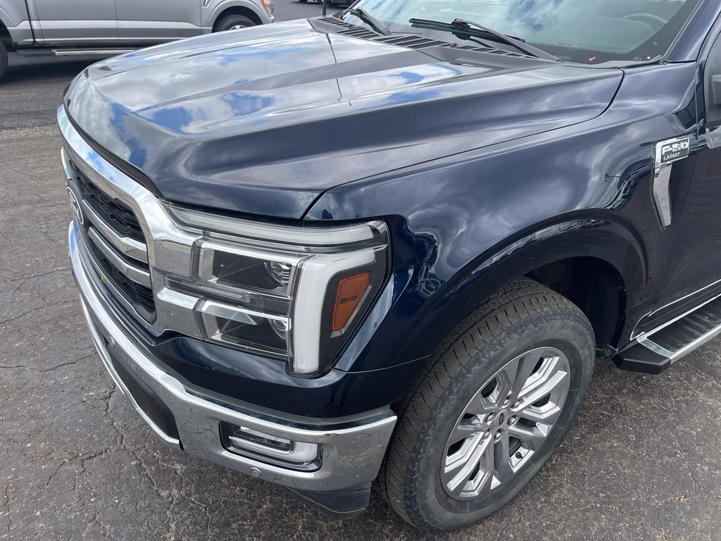 2024 Antimatter Blue Metallic Ford F-150 LARIAT 4X4 Truck