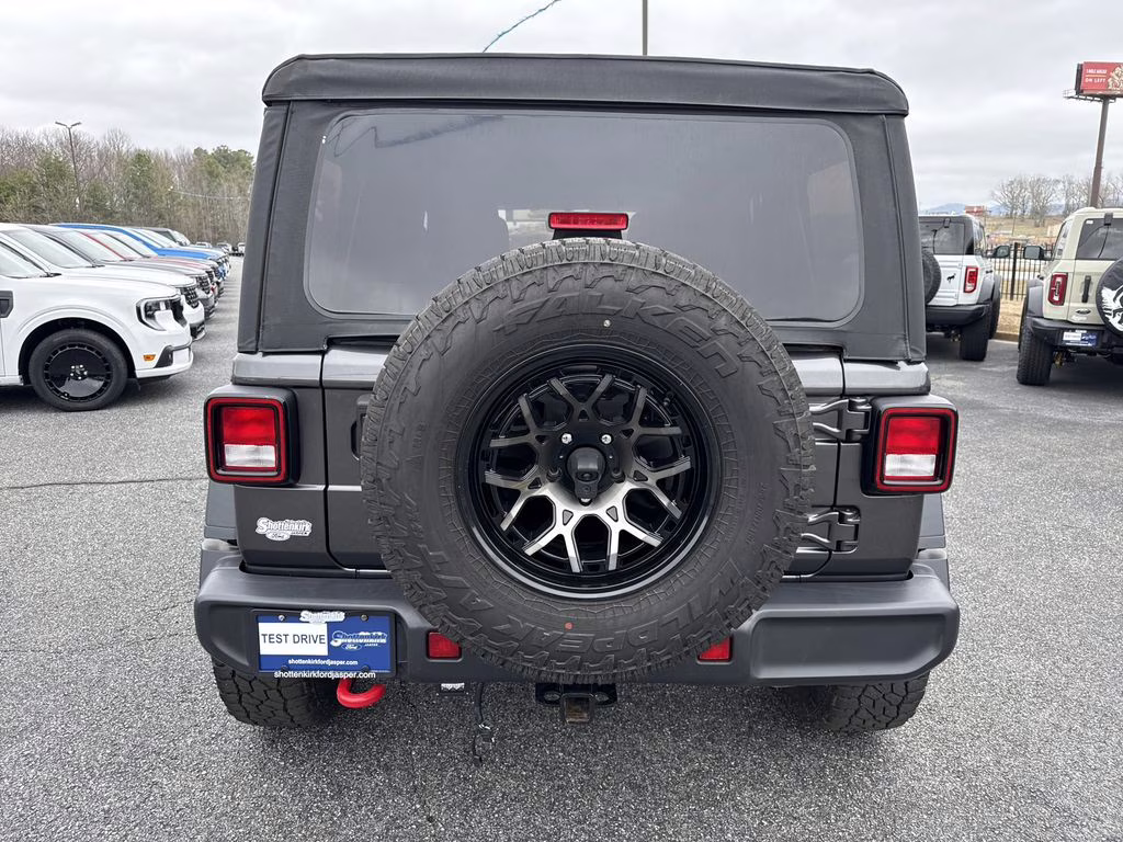 2022 Granite Crystal Metallic Clearcoat Jeep Wrangler Unlimited Rubicon 4X4 SUV