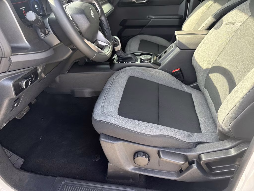 2025 Oxford White Ford Bronco Big Bend 4X4 SUV