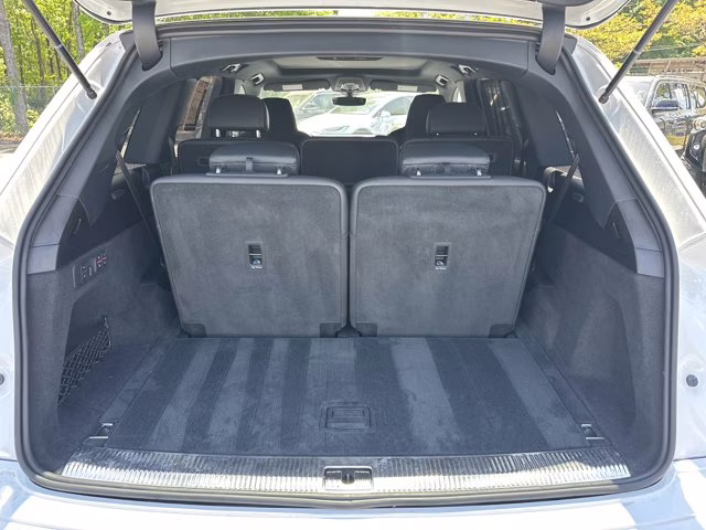 2023 White Audi SQ7 Premium Plus AWD SUV