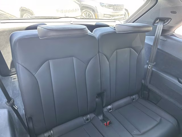 2023 White Audi SQ7 Premium Plus AWD SUV