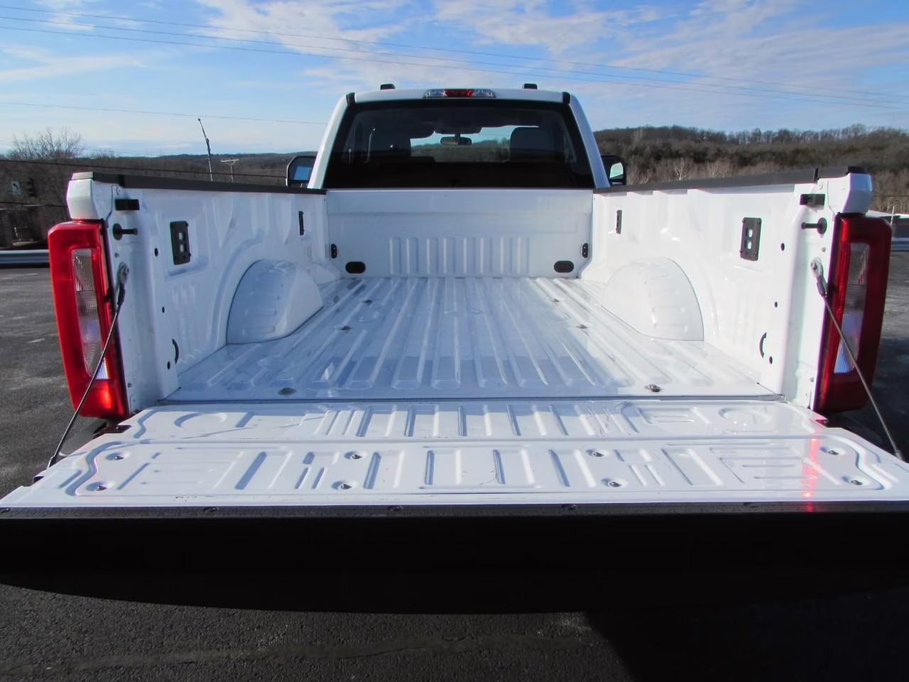 2025 Oxford White Ford Super Duty F-250 SRW XL 4X4 Truck
